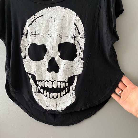 JC Fits Skull Tee w/ Cutout Back - Picture 3 of 12